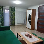 Pod Lipa Z Widokiem Na Gory